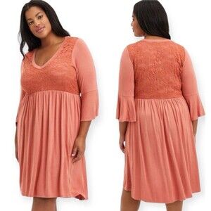 Torrid Women's Hi Low Skater Dress Size 2 2X, 3/4 sleeves lace pockets
